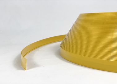 Vật liệu ký hiệu 3D Màu vàng Nắp nhựa viền xung quanh Cạnh an toàn cao Lắp đặt dễ dàng